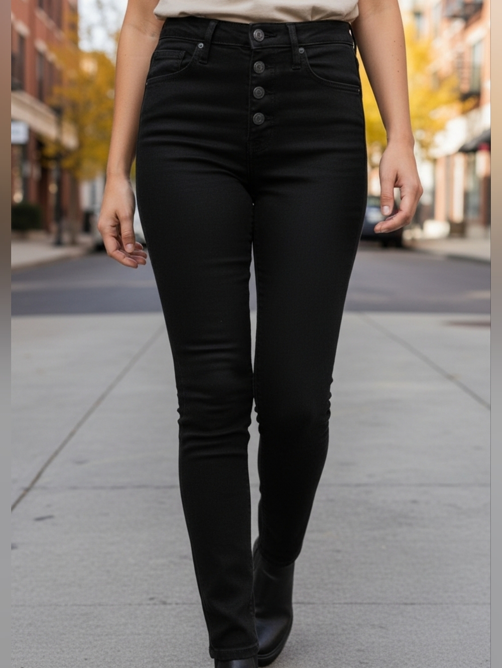Madewell 9" Mid-Rise Skinny Jeans in Black Frost: Versatile Button-Front Denim